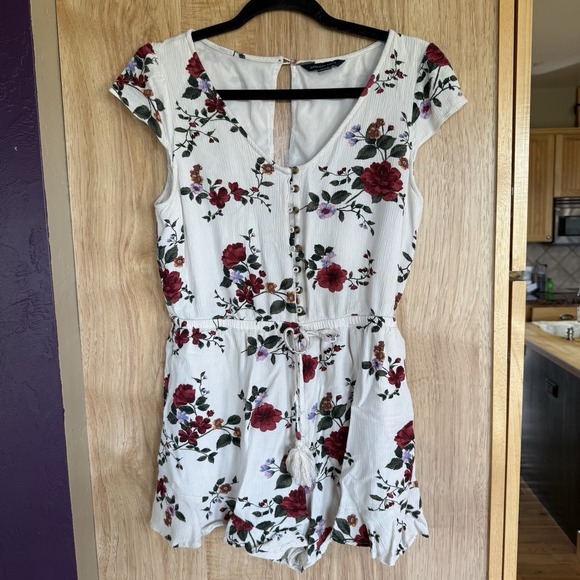 NWT American Eagle Women's Floral Front-button Ruffle Short Sleeve Romper Sz M - Picture 1 of 3